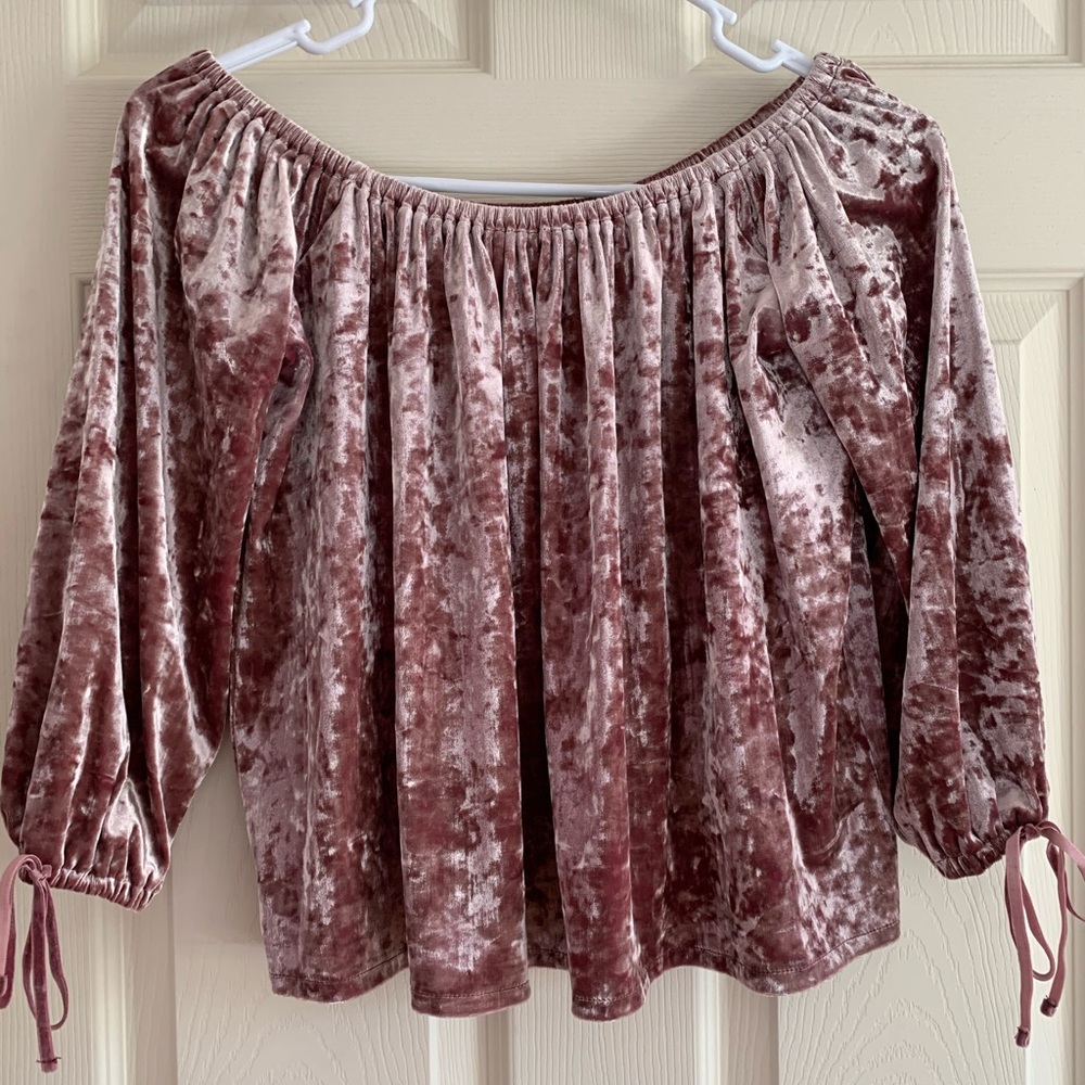 American Eagle off the shoulder top